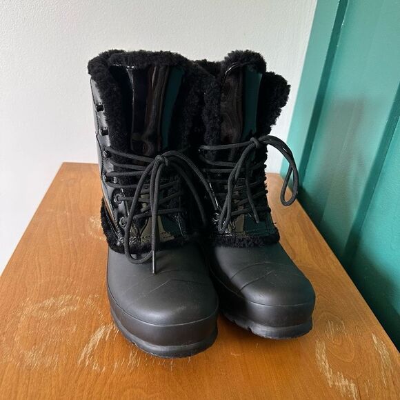 Hunter Women’s Black Original Patent Leather Shearling Lined Lace-up Boot - Picture 5 of 10